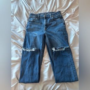 American eagle outfitters 🦅 mom jeans dark blue wash size 2 stretch